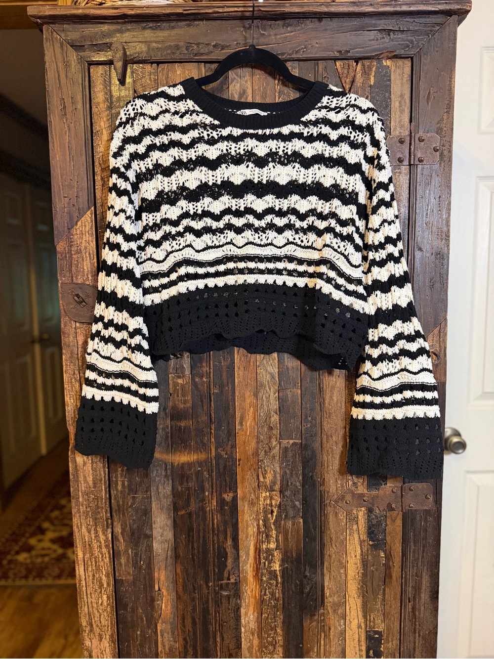 Zara Chenille Open Knit Cropped Sweater S Black Cream Crochet Bell sleeve